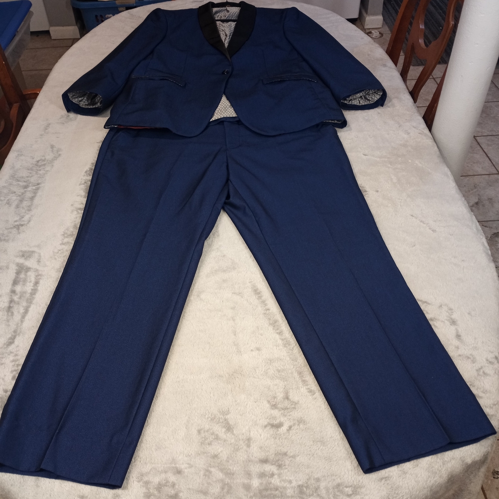 Platini Men's Elegant Two Piece Navy Blue  Suit Size 38 - Picture 2 of 16